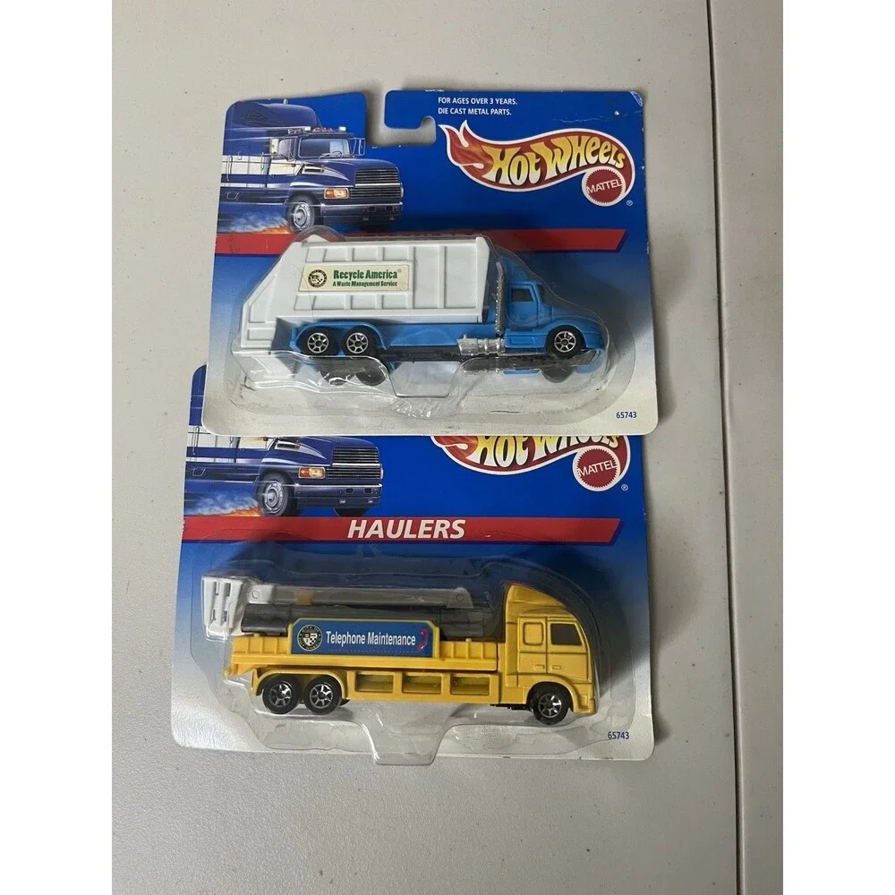 Hot Wheels Haulers -Recycle America- Telephone Maintenance- Truck 1996 Series